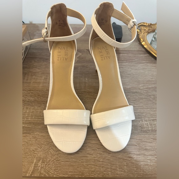 Naturalizer Womens Sandal - Picture 3 of 5